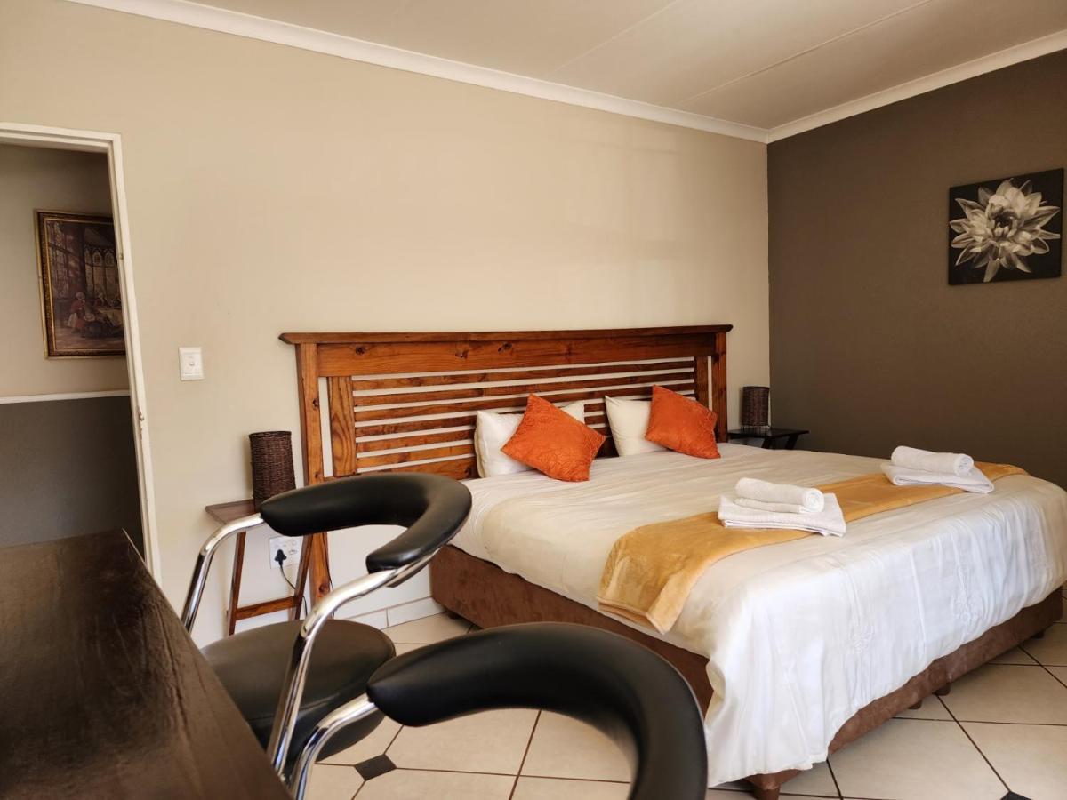 Southy Inn By The Lake Benoni Exterior foto